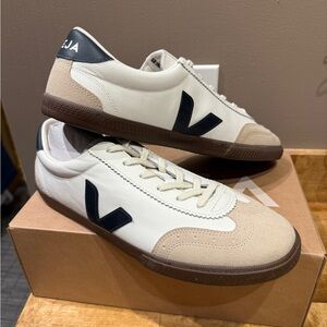 Veja Volley O.T. Leather in White and Nautico